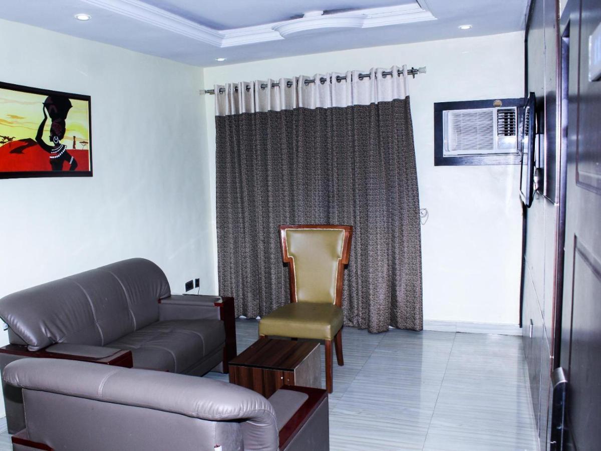 Six Diamond Hotel Ikeja Extérieur photo