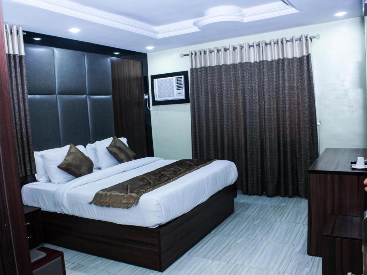 Six Diamond Hotel Ikeja Extérieur photo