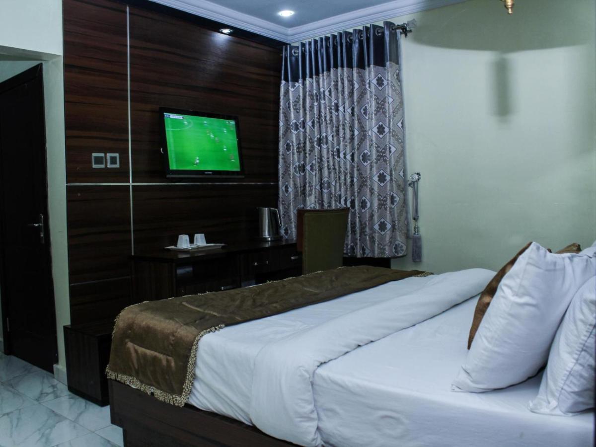 Six Diamond Hotel Ikeja Extérieur photo