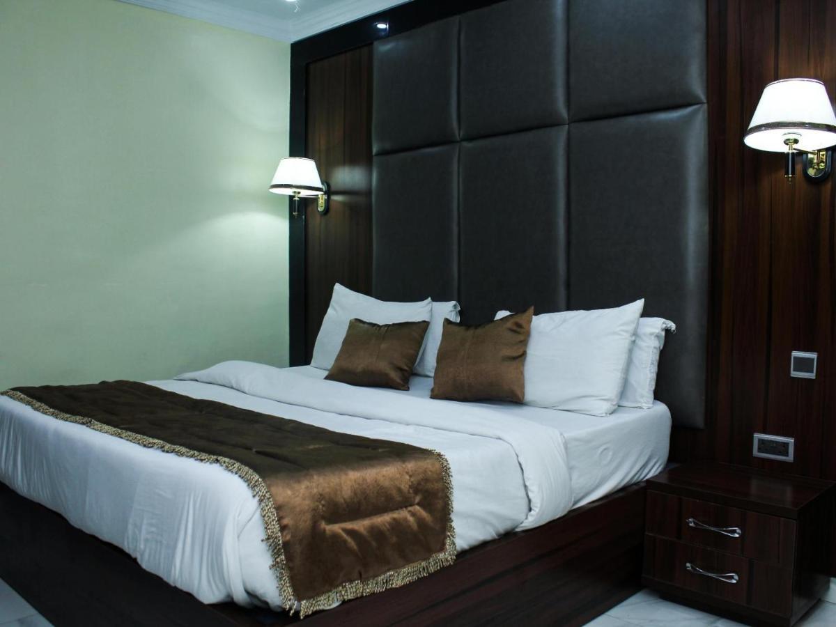 Six Diamond Hotel Ikeja Extérieur photo